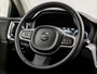 Volvo V60 2.0 B3 Momentum Sport 177Pk Automaat (APPLE CARPLAY, GROOT NAVI, GETINT GLAS, SPORTSTOELEN, PARKEERSENSOREN, DAKRAILS ZWART, LANE ASSIST, NIEUWE APK, NIEUWSTAAT)