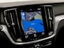 Volvo V60 2.0 B3 Momentum Sport 177Pk Automaat (APPLE CARPLAY, GROOT NAVI, GETINT GLAS, SPORTSTOELEN, PARKEERSENSOREN, DAKRAILS ZWART, LANE ASSIST, NIEUWE APK, NIEUWSTAAT)