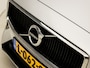 Volvo V60 2.0 B3 Momentum Sport 177Pk Automaat (APPLE CARPLAY, GROOT NAVI, GETINT GLAS, SPORTSTOELEN, PARKEERSENSOREN, DAKRAILS ZWART, LANE ASSIST, NIEUWE APK, NIEUWSTAAT)