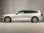 Volvo V60 2.0 B3 Momentum Sport 177Pk Automaat (APPLE CARPLAY, GROOT NAVI, GETINT GLAS, SPORTSTOELEN, PARKEERSENSOREN, DAKRAILS ZWART, LANE ASSIST, NIEUWE APK, NIEUWSTAAT)