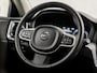 Volvo V60 2.0 B3 Momentum Sport 177Pk Automaat (APPLE CARPLAY, GROOT NAVI, GETINT GLAS, SPORTSTOELEN, PARKEERSENSOREN, DAKRAILS ZWART, LANE ASSIST, NIEUWE APK, NIEUWSTAAT)