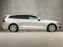 Volvo V60 2.0 B3 Momentum Sport 177Pk Automaat (APPLE CARPLAY, GROOT NAVI, GETINT GLAS, SPORTSTOELEN, PARKEERSENSOREN, DAKRAILS ZWART, LANE ASSIST, NIEUWE APK, NIEUWSTAAT)