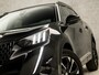 Peugeot 2008 1.2 PureTech GT Line 131Pk (VIRTUAL COCKPIT, APPLE CARPLAY, GROOT NAVI, 360 CAMERA, LEDER, STOELVERWARMING, SPORTSTOELEN, ZWART HEMEL, GETINT GLAS, NIEUWSTAAT)