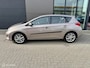 Toyota Auris 1.8 Hybrid Lease Pro
