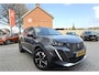Peugeot 2008 130 Pk * AUTOMAAT * Allure * 3D Instrumentenpaneel * 1/2 Lederen Interieur * Achteruitrij Parkeer Camera * Climate & Cruise Control * Dubbel verchroomde Uitlaat * G-Force Meter * Navigatie & Spotify via  Apple Carplay /  Vingerhoets; Vierde Generatie Eersteklas Service. Al meer dan 100 jaar een begrip in de Brabantse Kempen.