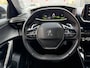 Peugeot 2008 130 Pk * AUTOMAAT * Allure * 3D Instrumentenpaneel * 1/2 Lederen Interieur * Achteruitrij Parkeer Camera * Climate & Cruise Control * Dubbel verchroomde Uitlaat * G-Force Meter * Navigatie & Spotify via  Apple Carplay /  Vingerhoets; Vierde Generatie Eersteklas Service. Al meer dan 100 jaar een begrip in de Brabantse Kempen.