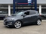 Opel Mokka X 1.4 Turbo Innovation / NL-Auto / 2e-Eigenaar / Dealer-Onderhouden / Vol-Leder / Schuifdak /Stuur- en Stoelverwarming / Trekhaak / Apple-Carplay & Android-Auto / Cruise-Control / Climate-Control / Keyless / DAB Radio-Bluetooth / PDC V+A met Camera / 19'' LMV / ENZ.