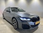 BMW 5-Serie 530e Business Edition Plus | M-pakket | schuif-/kanteldak | Trekhaak | 360'Camera |