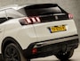 Peugeot 3008 1.2 PureTech Premium GT Sport (APPLE CARPLAY, PARELMOER, LEDER, 360 CAMERA, KEYLESS, SPORTSTOELEN, TREKHAAK, GETINT GLAS, ZWART DAK, NIEUWE APK, NIEUWSTAAT)
