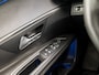 Peugeot 3008 1.2 PureTech Premium GT Sport (APPLE CARPLAY, PARELMOER, LEDER, 360 CAMERA, KEYLESS, SPORTSTOELEN, TREKHAAK, GETINT GLAS, ZWART DAK, NIEUWE APK, NIEUWSTAAT)