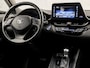 Toyota C-HR 1.8 Hybrid Dynamic Automaat (NAVIGATIE, BLACK PACK, ZWART HEMEL, CAMERA, STOELVERWARMING, SPORTSTOELEN, GETINT GLAS, ADAPTIVE CRUISE, KEYLESS, NIEUWSTAAT)