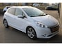 Peugeot 208 1.6 VTi Allure | Panoramadak | Trekhaak | Climate control | Lichtmetaal | NL auto | 102.000km |