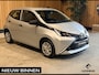 Toyota Aygo 1.0 VVT-i x-now Airco. Cruise-control. Compleet dealer onderhouden met NAP