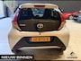 Toyota Aygo 1.0 VVT-i x-now Airco. Cruise-control. Compleet dealer onderhouden met NAP