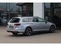 Volkswagen Passat 1.4 TSI PHEV GTE Business 156PK / 115kW wegklapbare trekhaak LED matrix 18" LMV boneville area view zwarte hemel digital cockpit pro elektrische achterklep achteruitrijcamera stoelverwarmin park assist side assist 230 volt middenconsole draadloos telefoonladen volledig dealer onderhouden dynamische richtingaanwijzers ACC travel assist