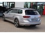 Volkswagen Passat 1.4 TSI PHEV GTE Business SOH 96% | 156PK / 115kW DSG, Volledig dealeronderhouden, wegklapbare trekhaak, LED Matrix (IQ.Lights), 18" 'Bonneville' LMV, rondomzichtcamera (area view), zwarte hemelbekleding, digital cockpit pro, elektrische achterklep, achteruitrijcamera (rear view), verwarmbare voorstoelen, park assist, dodehoekdetectie (side assist), 230 volt middenconsole, draadloze telefoonlader, dynamische richtingaanwijzers, adaptieve cruise control (acc) met travel assist, DAB+, elektrisch verstel-, verwarm- en inklapbare buitenspiegels, navigatie, Apple Carplay & Android Auto, keyless start