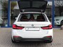 BMW 5-Serie Touring 530i xDrive | M-Sport | Pano | Luchtvering | 4 Wiel Besturing | Leer | Ambiente | 20" M Velgen | 4-Zone Climate | Elektr. Kofferbak | Laser LED | Adaptive Cruise Stop & Go | Keyless Go |
