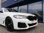BMW 5-Serie Touring 530i xDrive | M-Sport | Pano | Luchtvering | 4 Wiel Besturing | Leer | Ambiente | 20" M Velgen | 4-Zone Climate | Elektr. Kofferbak | Laser LED | Adaptive Cruise Stop & Go | Keyless Go |
