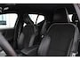 Volvo XC40 T4 Automaat R-Design | Nappa Leder Nubuck bekleding | 20-Inch 5-Dubbel Spaaks Matt Black Diamond Cut Lichtmetalen velgen + banden | Park Assist Camera achter | 1e Eigenaar | 100% Dealeronderhouden | Sensus Navigatie | Park Assist Pilot met Park Assist voor