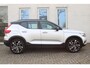 Volvo XC40 T4 Automaat R-Design | Nappa Leder Nubuck bekleding | 20-Inch 5-Dubbel Spaaks Matt Black Diamond Cut Lichtmetalen velgen + banden | Park Assist Camera achter | 1e Eigenaar | 100% Dealeronderhouden | Sensus Navigatie | Park Assist Pilot met Park Assist voor