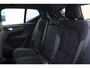 Volvo XC40 T4 Automaat R-Design | Nappa Leder Nubuck bekleding | 20-Inch 5-Dubbel Spaaks Matt Black Diamond Cut Lichtmetalen velgen + banden | Park Assist Camera achter | 1e Eigenaar | 100% Dealeronderhouden | Sensus Navigatie | Park Assist Pilot met Park Assist voor