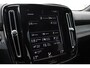 Volvo XC40 T4 Automaat R-Design | Nappa Leder Nubuck bekleding | 20-Inch 5-Dubbel Spaaks Matt Black Diamond Cut Lichtmetalen velgen + banden | Park Assist Camera achter | 1e Eigenaar | 100% Dealeronderhouden | Sensus Navigatie | Park Assist Pilot met Park Assist voor