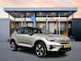 Volvo XC40 Single Motor Extended Range Plus 82 kWh | 19" Allseason | Trekhaak | Adaptieve Cruise | BLIS | Stoel/Stuurverwarming | Keyless | Elektr. Achterklep | Warmtepomp