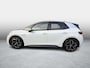 Volkswagen ID.3 First Plus 58 kWh / Trekhaak / Stoelverwarming / Adaptive Cruise / Camera / Carplay / 3 Fase / Navigatie / Keyless / Full LED Matrix / DAB / 1e Eigenaar / Performance Upgrade /