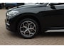 BMW X1 sDrive18i Centennial High Exe. 107.983 km! / Panoramadak / Head-up / Leder / 18'' / Keyless / Navigatie / Sportstoelen / Stoelverwarming / Cruise Control