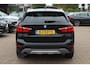 BMW X1 sDrive18i Centennial High Exe. 107.983 km! / Panoramadak / Head-up / Leder / 18'' / Keyless / Navigatie / Sportstoelen / Stoelverwarming / Cruise Control