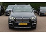 BMW X1 sDrive18i Centennial High Exe. 107.983 km! / Panoramadak / Head-up / Leder / 18'' / Keyless / Navigatie / Sportstoelen / Stoelverwarming / Cruise Control