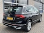 Volkswagen Tiguan 1.4 TSI eHybrid Elegance / AUTOMAAT/ PANO/ TREKHAAK/ ELEK.ACHTERKLEP/ ACC/ STUUR+STOELVERWARMING/ PARKEERSENSOREN V+A/ APP-CONNECT/ NAVI/ DAB/ CLIMA/ LED/ 18'' LMV