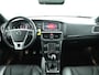 Volvo V40 2.0 T2 R-Design | Panorama dak | Camera | PDC | Elektrisch verstelbare stoel | Navi