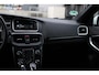 Volvo V40 T5 Inscription | Panorama dak | Elektrische stoel met memory | Schakel flippertjes | Parkeersensoren voor+achter | Achteruitrij camera | Bluetooth