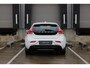 Volvo V40 T5 Inscription | Panorama dak | Elektrische stoel met memory | Schakel flippertjes | Parkeersensoren voor+achter | Achteruitrij camera | Bluetooth
