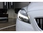 Volvo V40 T5 Inscription | Panorama dak | Elektrische stoel met memory | Schakel flippertjes | Parkeersensoren voor+achter | Achteruitrij camera | Bluetooth