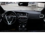 Volvo V40 T5 Inscription | Panorama dak | Elektrische stoel met memory | Schakel flippertjes | Parkeersensoren voor+achter | Achteruitrij camera | Bluetooth