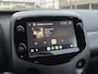 Toyota Aygo 1.0 VVT-i x-Joy AUT! Camera! Carplay! Apk 12-2027! Zondag OPEN!
