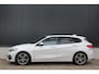 BMW 1-Serie 118i High Executive Edition | Leder Sportstoelen | Pan.Dak | Stuur/Stoelverw. | Getint Glas | Keyless |