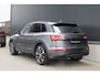 Audi Q5 55 TFSI e S edition Competition | Pan. Dak | 360 Cam. | Luchtvering | Ambiente | HUD | Optiek Zwart |