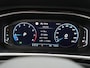 Volkswagen T-Roc 1.5 TSI R-Line Automaat - Stoelverwarming - LED - Park Assist - ACC - Achterklep elektrisch - Apple Carplay/Android Auto