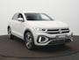 Volkswagen T-Roc 1.5 TSI R-Line Automaat - Stoelverwarming - LED - Park Assist - ACC - Achterklep elektrisch - Apple Carplay/Android Auto