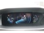 Peugeot e-2008 50KWH 136PK GT PACK AUTOMAAT / NAVI / LEDER / CLIMA / PDC / 18" LMV / CAMERA / PANO. DAK / ALCANTARA / KEYLESS / FULL-LED / FULL OPTIONS / 1E EIGENAAR / NIEUWSTAAT !!
