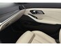 BMW 3-Serie Touring 330e xDrive M Sport Harman Kardon Panoramadak Head-Up Leder Dashboard
