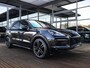 Porsche Cayenne 3.0 E-Hybrid Platinum Edition | SPORTDESIGN | SPORTCHRONO | MOONLIGHTBLUE | ELEKTR. TREKHAAK | SOFTCLOSE | ADAPTIVE CRUISE CONTROL | HEAD-UP | BOSE | 22 INCH | PASM LUCHTVERING | PANORAMA/SCHUIF-KANTELDAK | 18-WEG STOELEN |