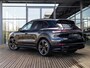 Porsche Cayenne 3.0 E-Hybrid Platinum Edition | SPORTDESIGN | SPORTCHRONO | MOONLIGHTBLUE | ELEKTR. TREKHAAK | SOFTCLOSE | ADAPTIVE CRUISE CONTROL | HEAD-UP | BOSE | 22 INCH | PASM LUCHTVERING | PANORAMA/SCHUIF-KANTELDAK | 18-WEG STOELEN |
