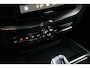 Volvo XC60 Plus Black Edition | Panoramadak | Head-up display | Harman Kardon | 360 Camera | Sportstoelen | Stoel en stuurwielverwarming | BLIS |