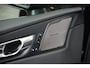 Volvo XC60 Plus Black Edition | Panoramadak | Head-up display | Harman Kardon | 360 Camera | Sportstoelen | Stoel en stuurwielverwarming | BLIS |