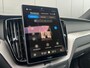 Volvo XC60 Plus Black Edition | Panoramadak | Head-up display | Harman Kardon | 360 Camera | Sportstoelen | Stoel en stuurwielverwarming | BLIS |