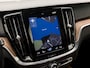 Volvo V60 2.0 T8 Twin Engine AWD R-Design 392Pk Automaat (PANORAMADAK, STOELVENTILATIE, HEAD-UP DISPLAY, MEMORY SEATS, MASSAGE, CAMERA, GETINT GLAS, TREKHAAK, APPLE CARPLAY, NIEUWE APK, NIEUWSTAAT)